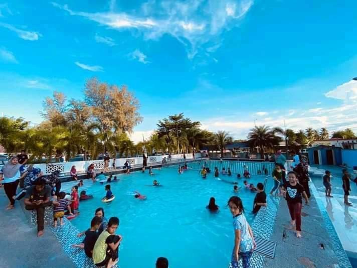 Dgeting Beach Resort Tumpat 外观 照片