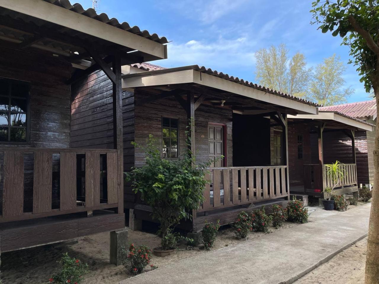 Dgeting Beach Resort Tumpat 外观 照片