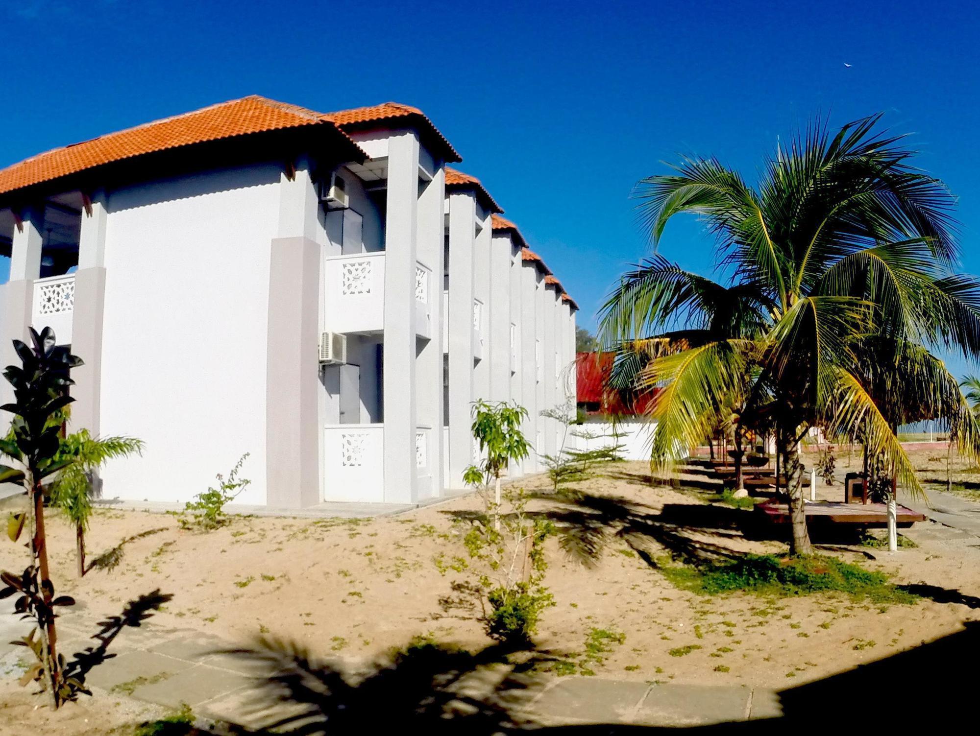 Dgeting Beach Resort Tumpat 外观 照片